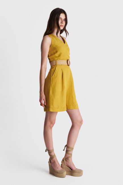 Short jumpsuit with belt - Yellow