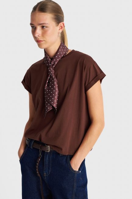 Short-sleeve blouse with scarf - Brown