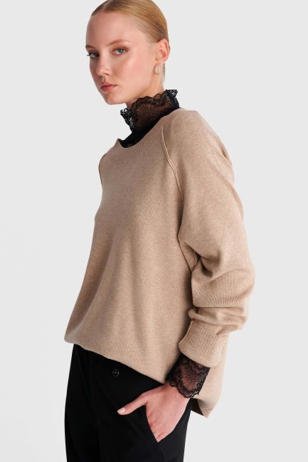 Knit top with round neckline - White
