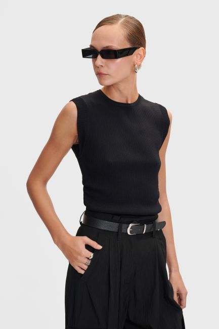 Sleeveless knitted blouse - Black