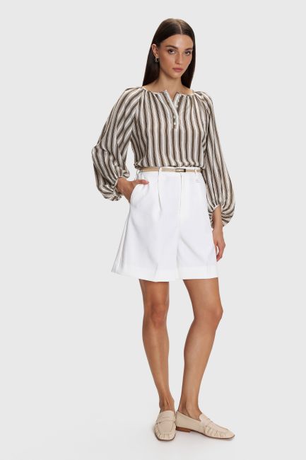Bermuda shorts with belt - White