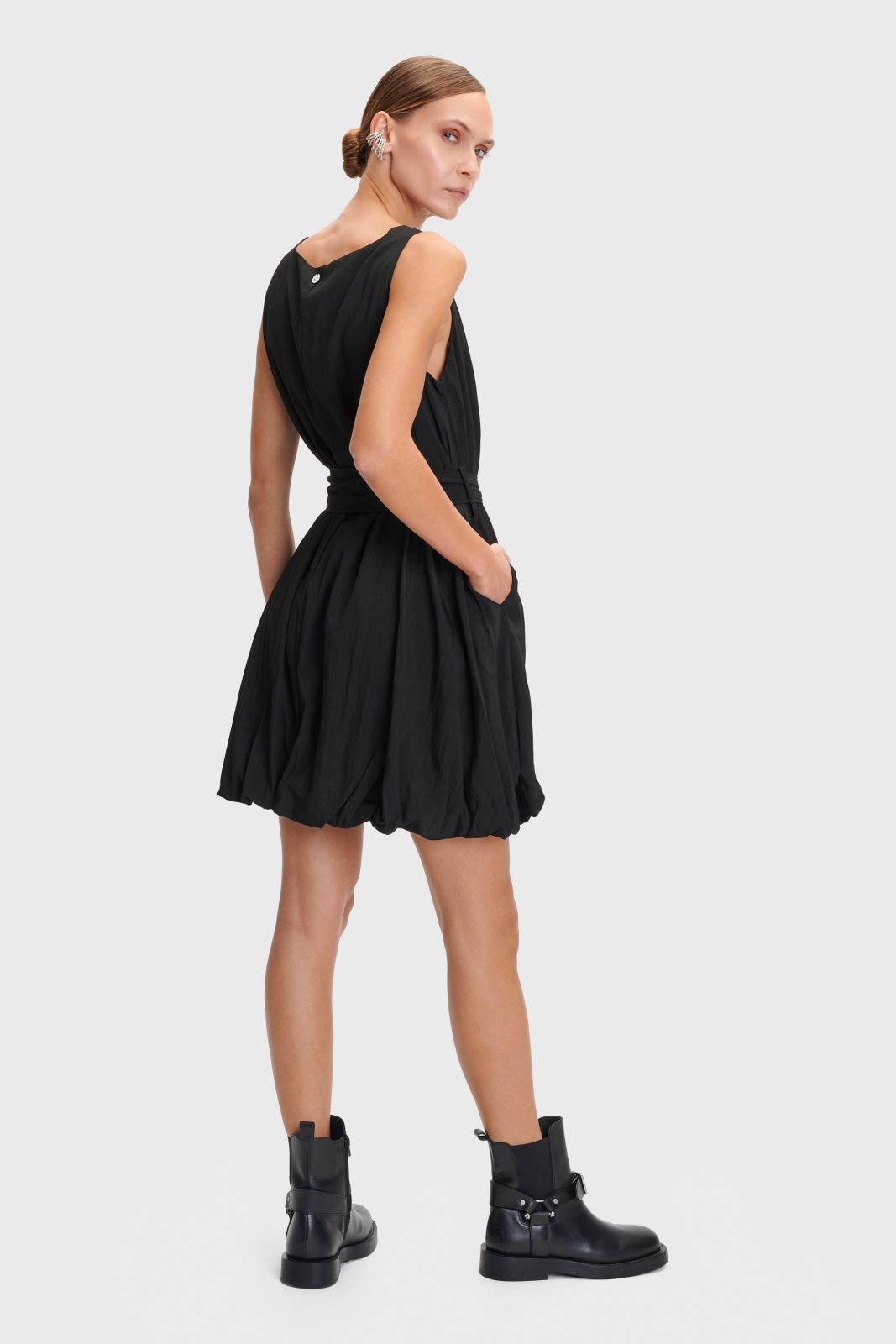 Mini sleeveless balloon black dress with bow | 'ALE